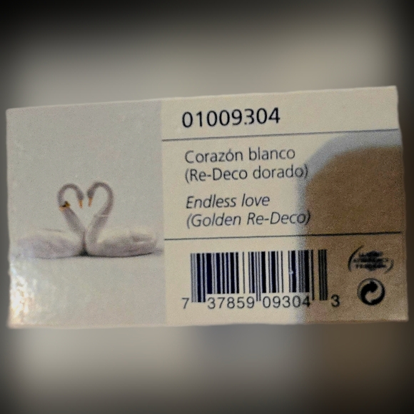 Elegant White Swan Figurines with Gold Accents - Picture 9 of 10